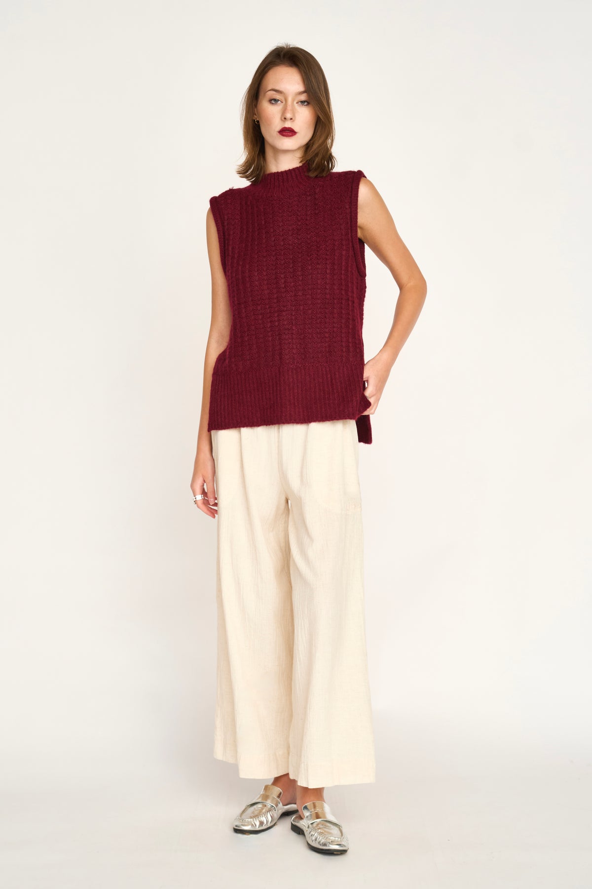 Aspen Sweater Vest Cherry
