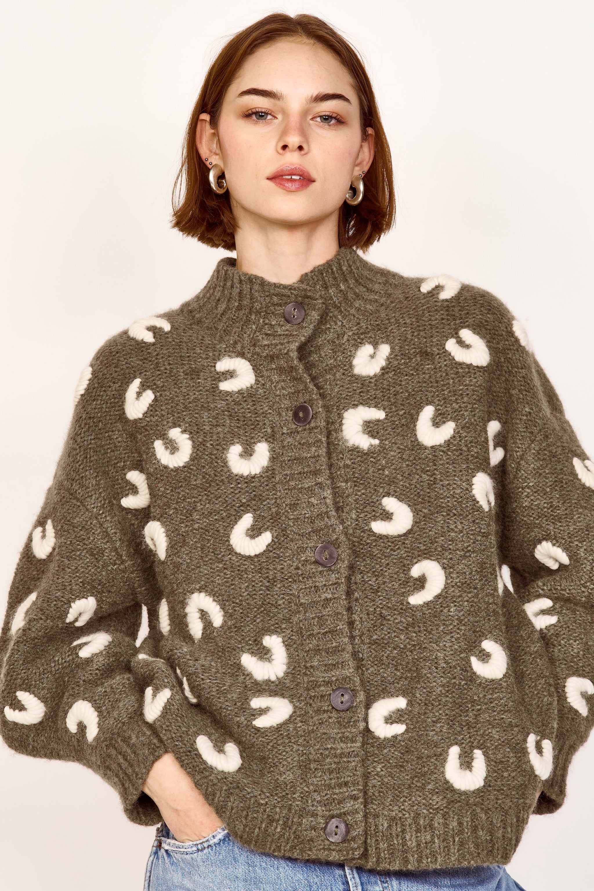 Cusco Croissant Cardigan in Olive/Ivory – MIRTH