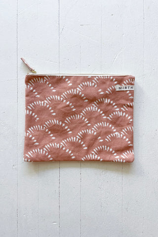 Travel Pouch in Scallop Shell