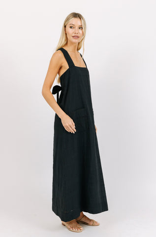 nosara in black
