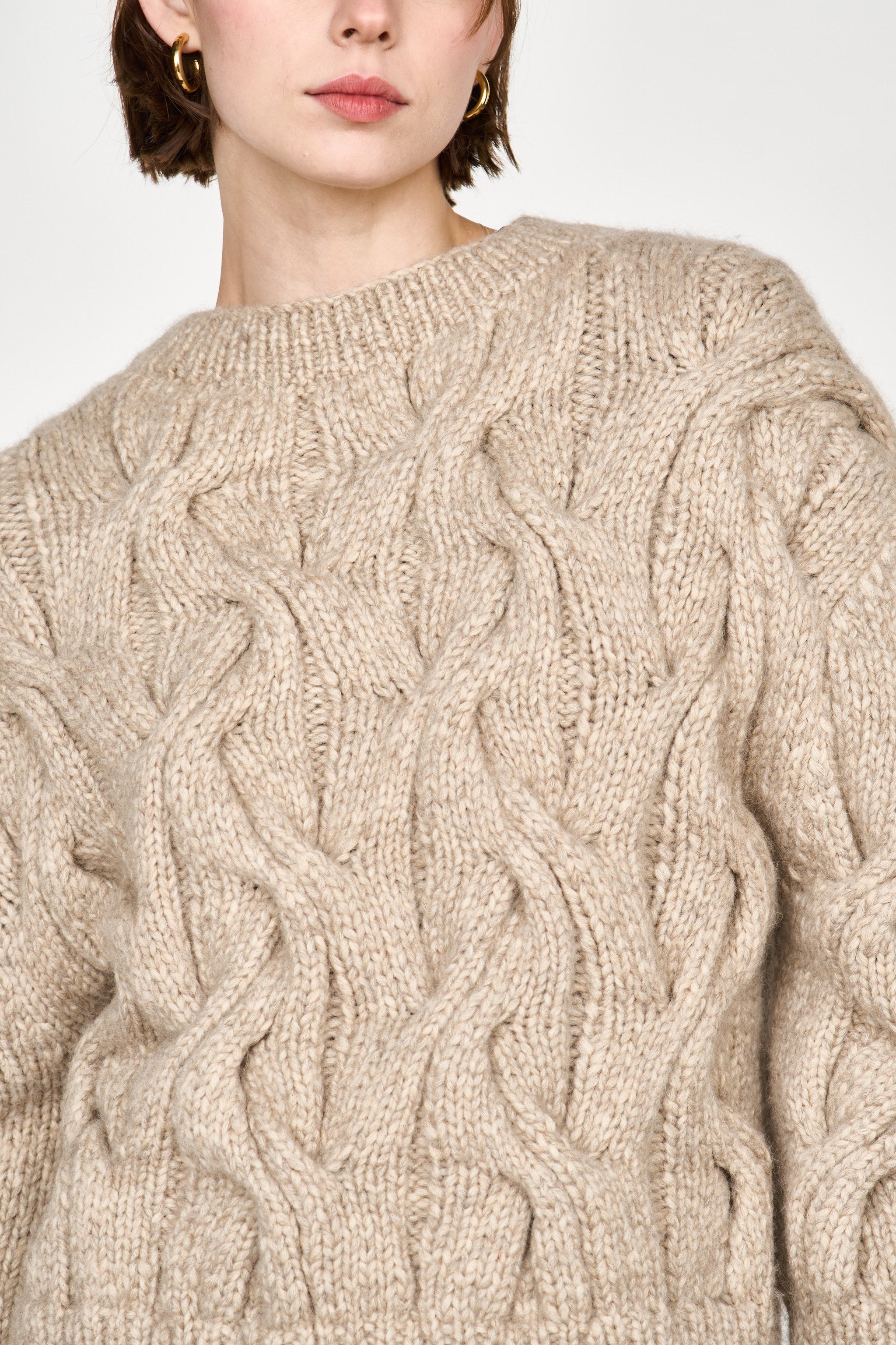 Handknit Cortina Cable Pullover in Camel – MIRTH